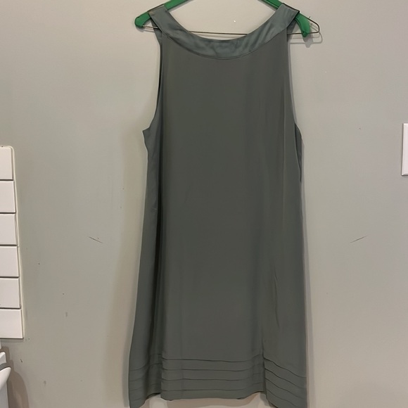 Grey silk sleeveless dress from H&M. Very light silk with lining. - Picture 2 of 4
